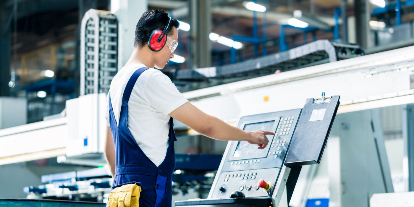 Shutterstock_439412113 CNC Machine problems, Greasley Electronics and their electronics experts can help